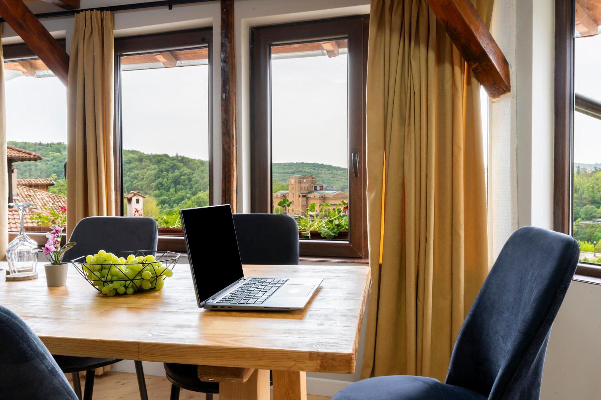Bobevata Guest House - Floor 2 - Stunning View Old Town Veliko Tarnovo Ngoại thất bức ảnh