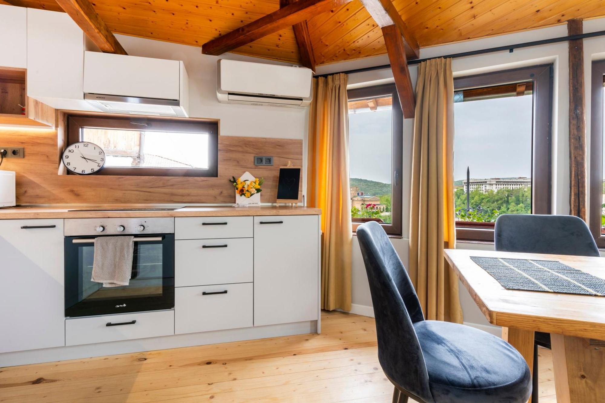 Bobevata Guest House - Floor 2 - Stunning View Old Town Veliko Tarnovo Ngoại thất bức ảnh